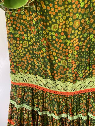 Traje Flamenca Verde y Naranja Flores