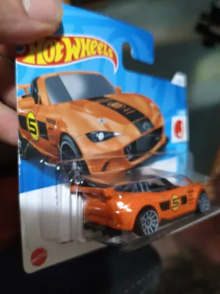 Hot Wheels 2015 Mazda MX-5 Miata Laranja