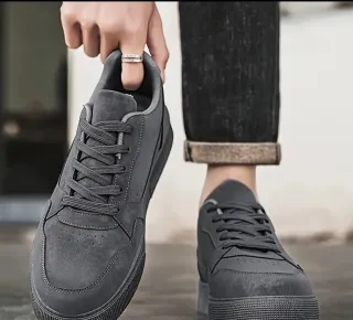 Zapatillas casuales grises y verdes