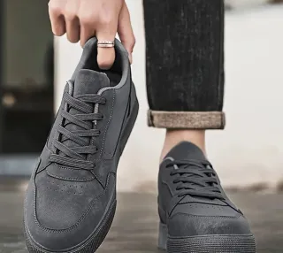 Zapatillas casuales grises y verdes