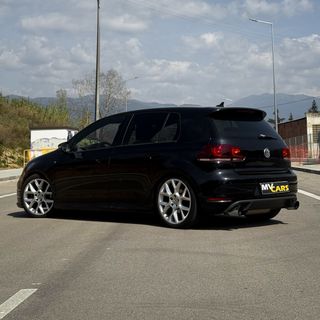Volkswagen Golf GTI 35th