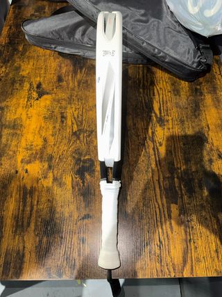 Pala Bullpadel Vertex 05 - Un solo uso