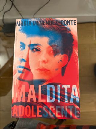 Libro Maldita adolescente de María Menéndez-Ponte
