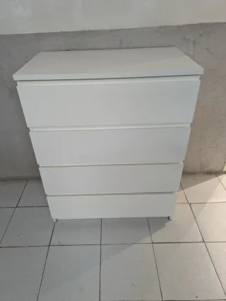 Cómoda IKEA 4 cajones blanca
