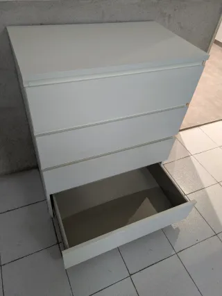 Cómoda IKEA 4 cajones blanca