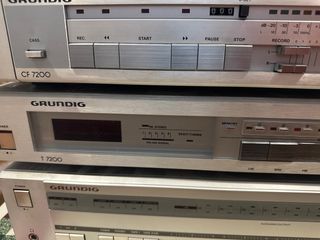 Equipo de Sonido Grundig con mueble