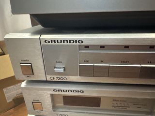 Equipo de Sonido Grundig con mueble