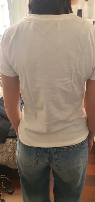 Camiseta Stradivarius bordada XS
