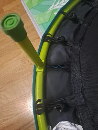 Cama elástica infantil con diseño de rana