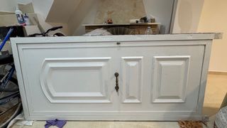 Puerta blanca de aluminio