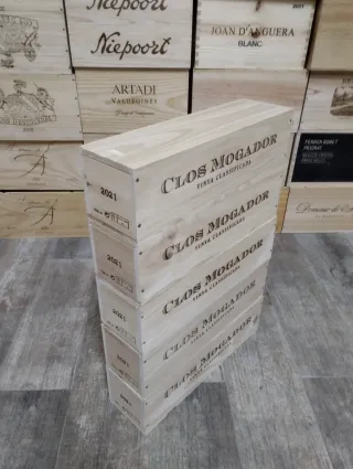 5 Cajas grandes de madera con tapa corredera.