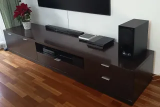 Mueble TV comedor oscuro