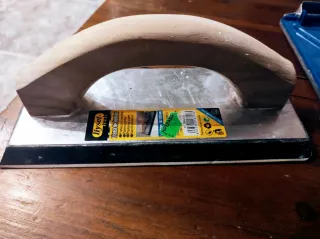 Llana yesero, soporte lija y malla