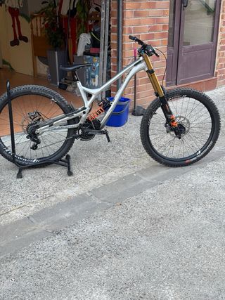 Commencal Supreme V4