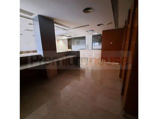 Local comercial en venta en Vallirana