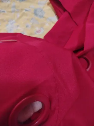 Cortinas rojas burdeos con ojales