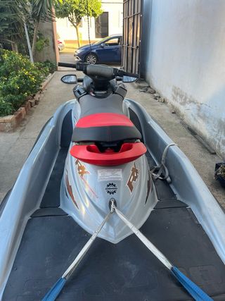 Moto de agua Bombardier edicion limitada