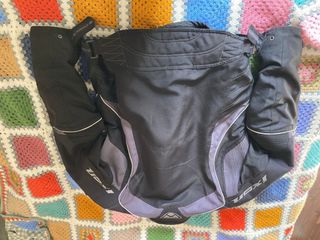 Pantalones de moto Richa negros. Talla S