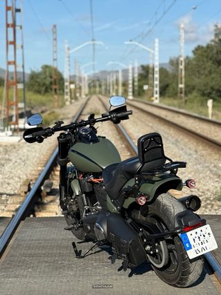 Harley Davidson Fat Bob 114 Negra/Verde