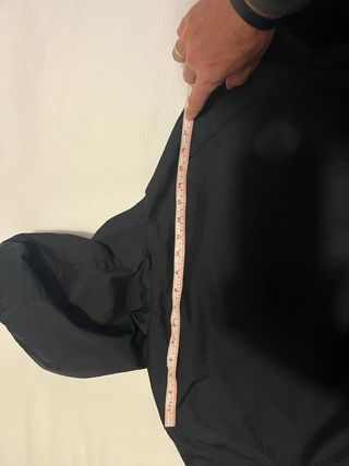 Cazadora impermeable Element negra y azul