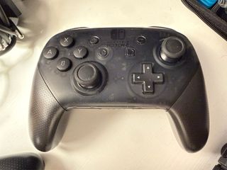 Nintendo Switch + 2 Mandos Pro + Juegos