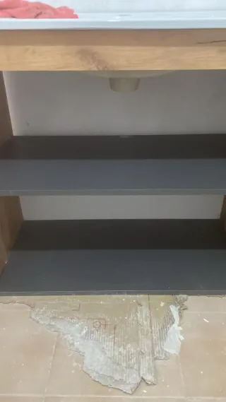 Mueble de baño con lavabo de madera