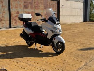 Kymco Xciting 250i Maxi Scooter