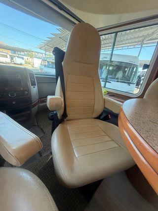 Autocaravana mercedes integral cama gemelas y cama