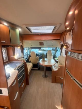 Autocaravana mercedes integral cama gemelas y cama