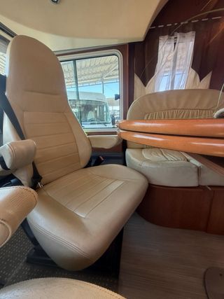 Autocaravana mercedes integral cama gemelas y cama