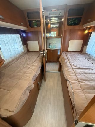 Autocaravana mercedes integral cama gemelas y cama