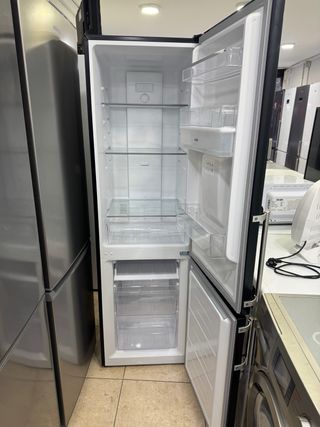 Nevera Hanseatic Negra con Dispensador