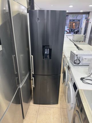 Nevera Hanseatic Negra con Dispensador