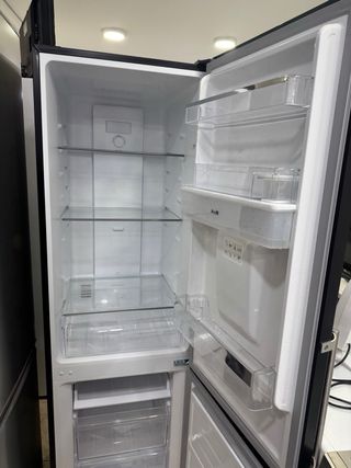 Nevera Hanseatic Negra con Dispensador