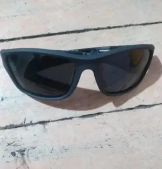 Gafas de Sol Deportivas Negras + Correa Roja