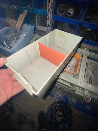 Estantería metálica con cajonera