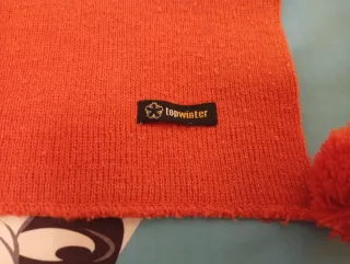 Sciarpa "Topwinter" arancione con pompon