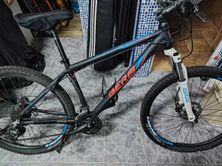 Bicicleta de Montaña Berg Negra