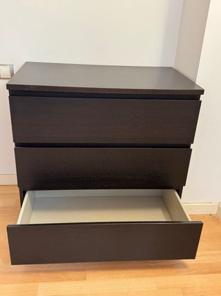 Cómoda y cajonera negra
