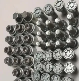 Se vende tornillos antirrobo VW GOLF MK7 AUDI SEAT