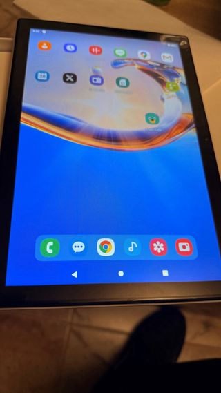 TABLET 16 GB de memoria 1 TB DE ALMACENAMIENTO