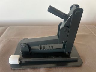 Máquina artesanal para partir nueces