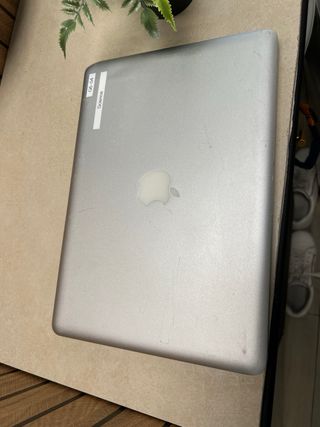 MacBook Pro 8GB RAM 250GB