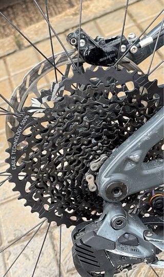 Bicicleta Santa Cruz Heckler Eléctrica