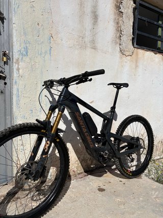 Bicicleta Santa Cruz Heckler Eléctrica
