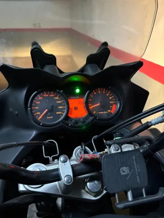 Suzuki DL 650 V-Strom Negra