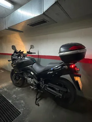 Suzuki DL 650 V-Strom Negra