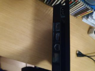 PS4 Slim averiada (negra)