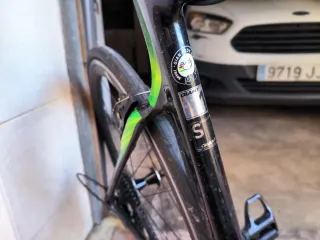 Bicicleta Giant Propel Negra y Verde