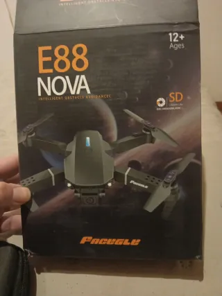 Dron Negro con Luces Azules